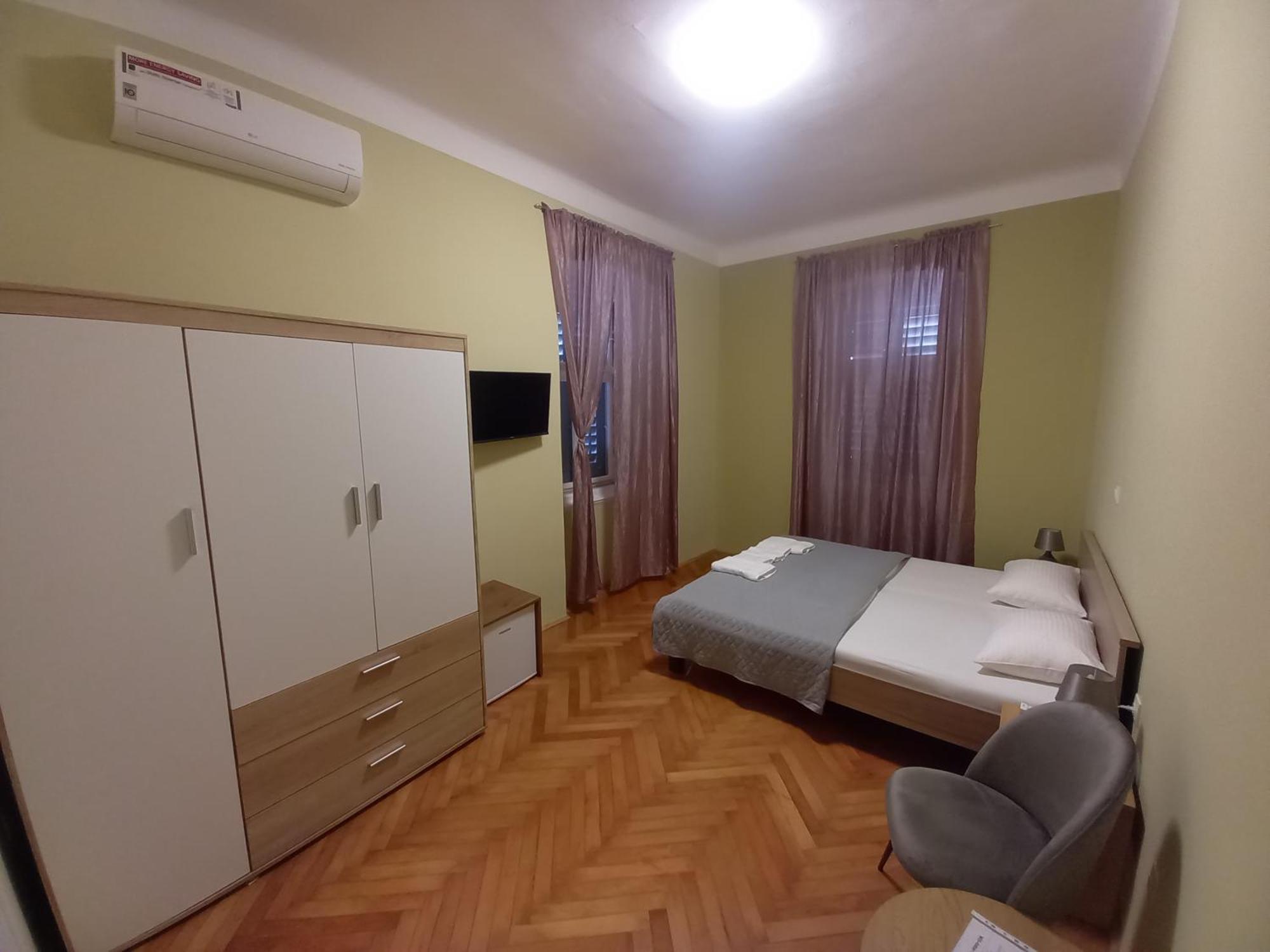 Oskar Amphitheater Apartments And Rooms With Free Parking พูลา ห้อง รูปภาพ